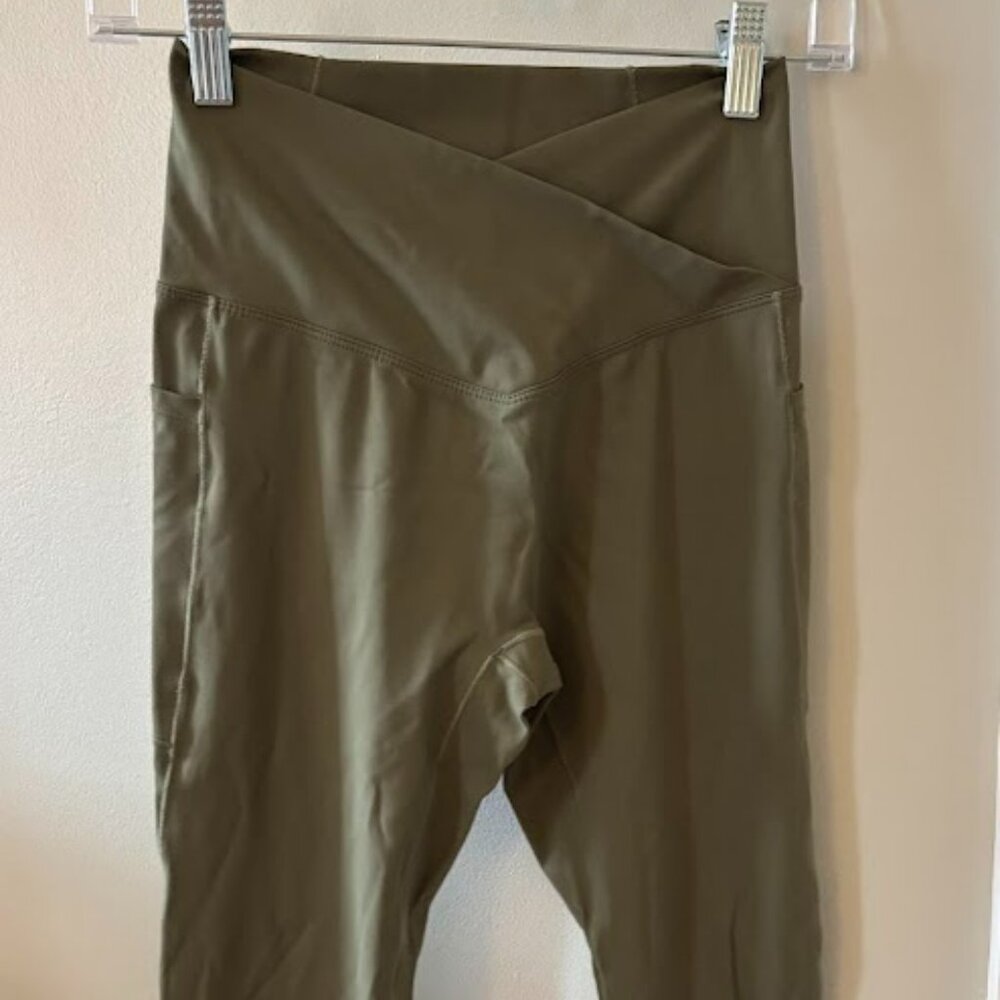 Halara Crossover Leggings